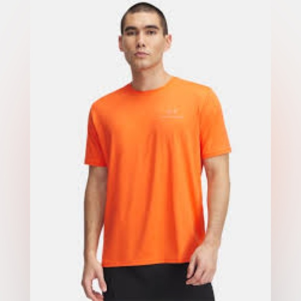 NWT Under Armour Orange Lose fit Tee Size Large